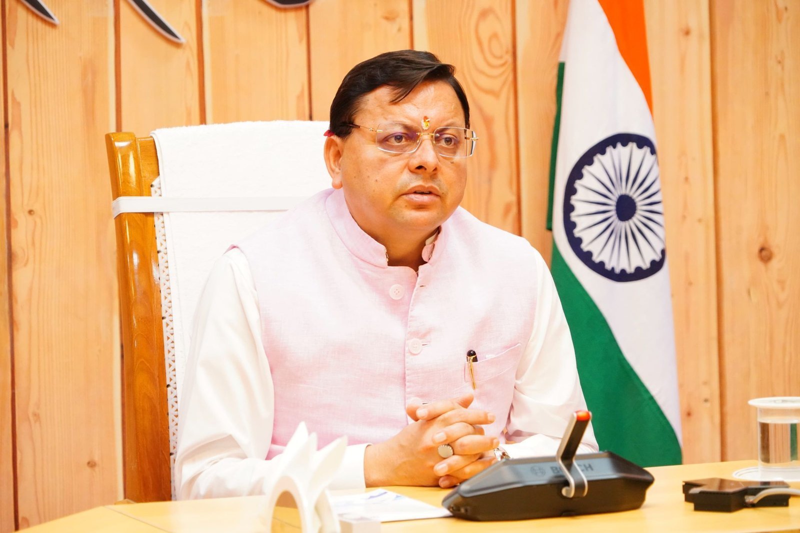 धामी सरकार ने नशे के खिलाफ छेड़ी बड़ी मुहिम, जिलाधिकारियों को सौंपी गई निगरानी की कमान, नशा मुक्ति केंद्रों पर चलेगा राज्यव्यापी निरीक्षण अभियान